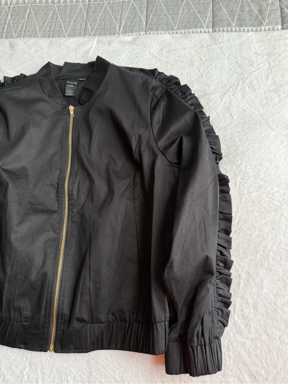 Black Ruffle-Trim Bomber Jacket - Women - Picture 5 of 9